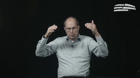 Wie sich aus der kosmischen Expansion die Hubble-Relation (moderner: Hubble-Lemaître-Relation) zwischen Galaxiengeschwindigkeiten und -abständen ergibt.